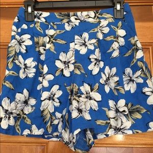 Hollister floral shorts